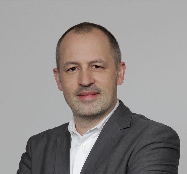 Dr. Henning Becker » Schönheitschirurg in Berlin